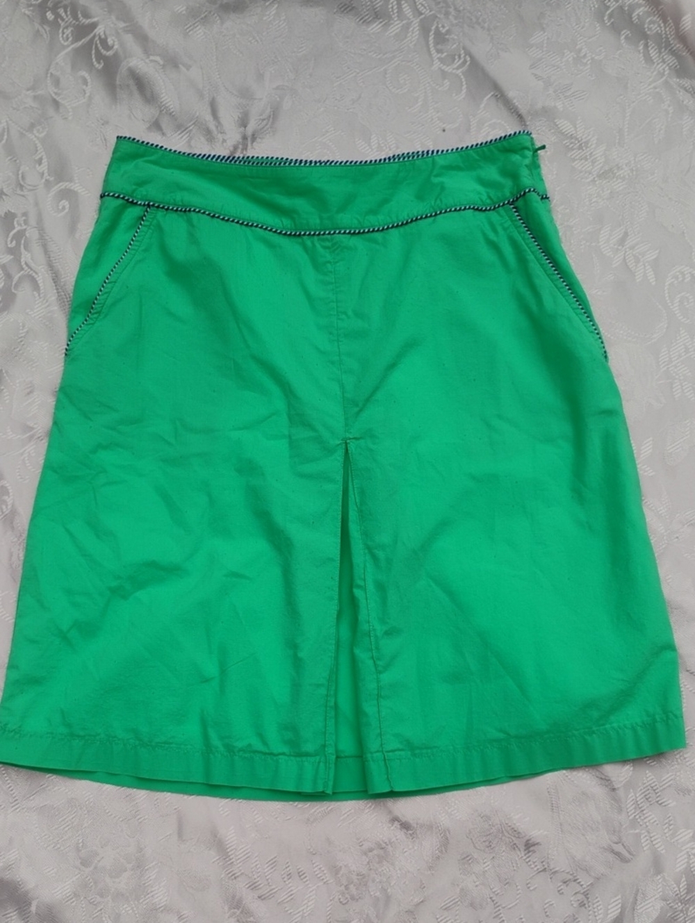 L.L. Bean Women's Green Cotton Seacoast Skirt, Size 6, Pockets, Nautical Trim